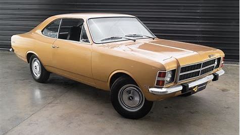 opala amarelo
